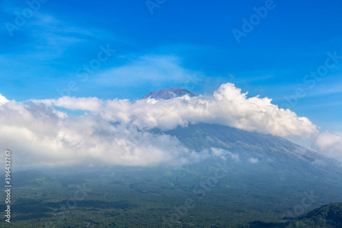 Volcano Agung on Bali © Sergii Figurnyi