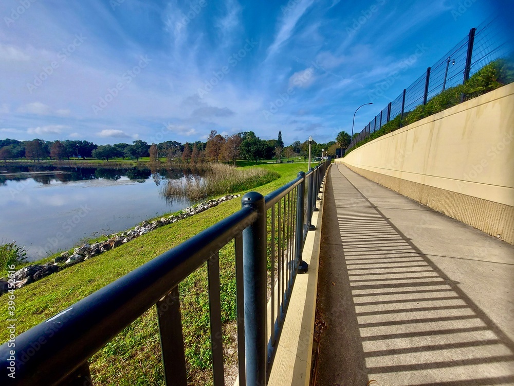 Lake trail 