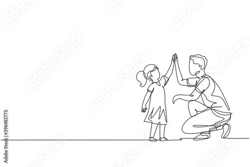 Single continuous line drawing of young father giving high five to daughter at home for a school achievement, parenthood time. Family parenting concept. Trendy one line draw design vector illustration