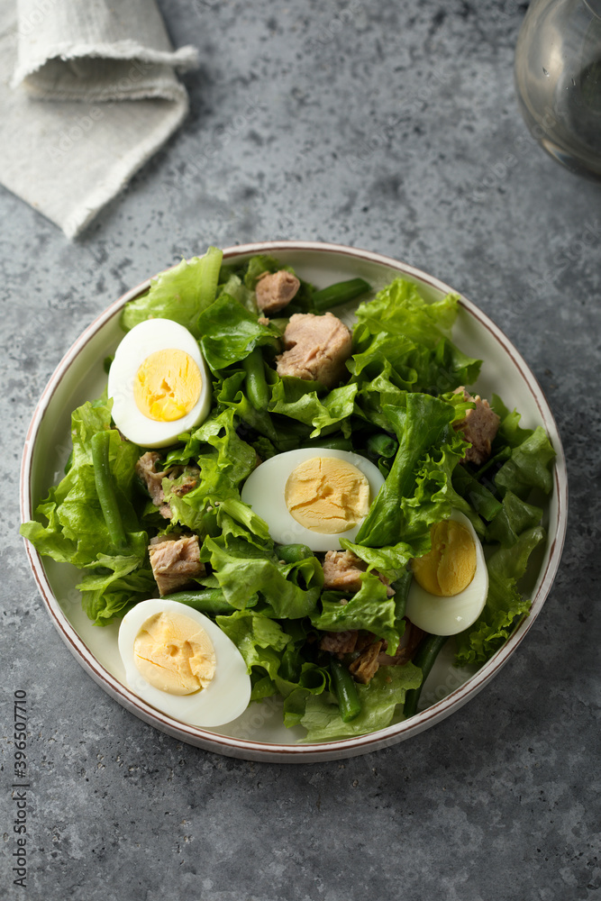 Healthy green salad with tuna and eggs Healthy green salad with tuna and eggs