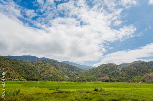 Vietnamese mountains view from Cam Ranh © sitriel