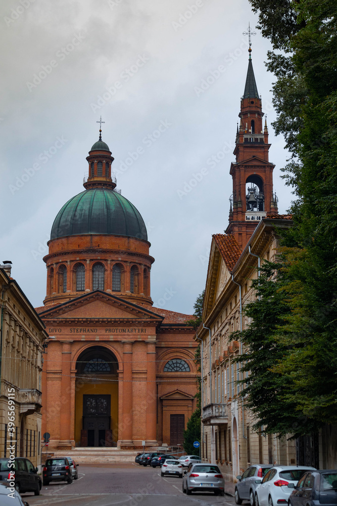 cassalmaggiore cathedral on a cloudy day