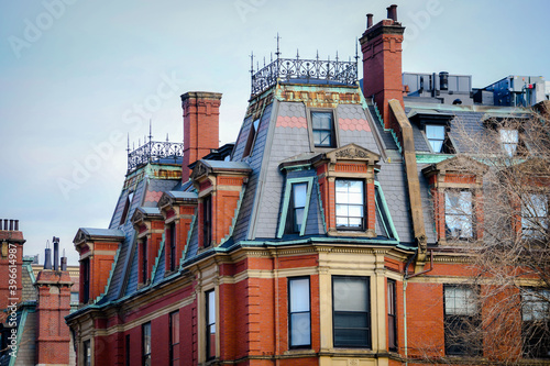 Εκτύπωση καμβά The roof line of a brownstone building