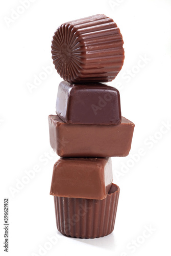 chocolate em pedaços empilhados photo