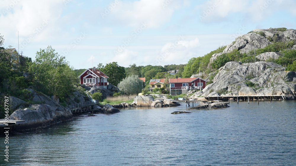 Obraz premium Small islands with rocky landscapes located in the Styrsö area near Gothenburg, Sweden.