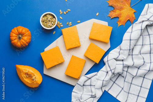 Pumpkin spice dessert squar...