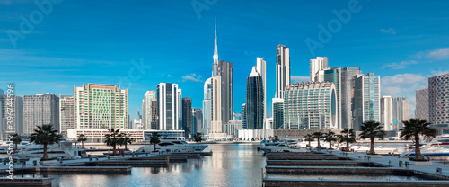 Obraz na płótnie Dubai - modern city center skyline with luxury skyscrapers, United Arab Emirates w salonie