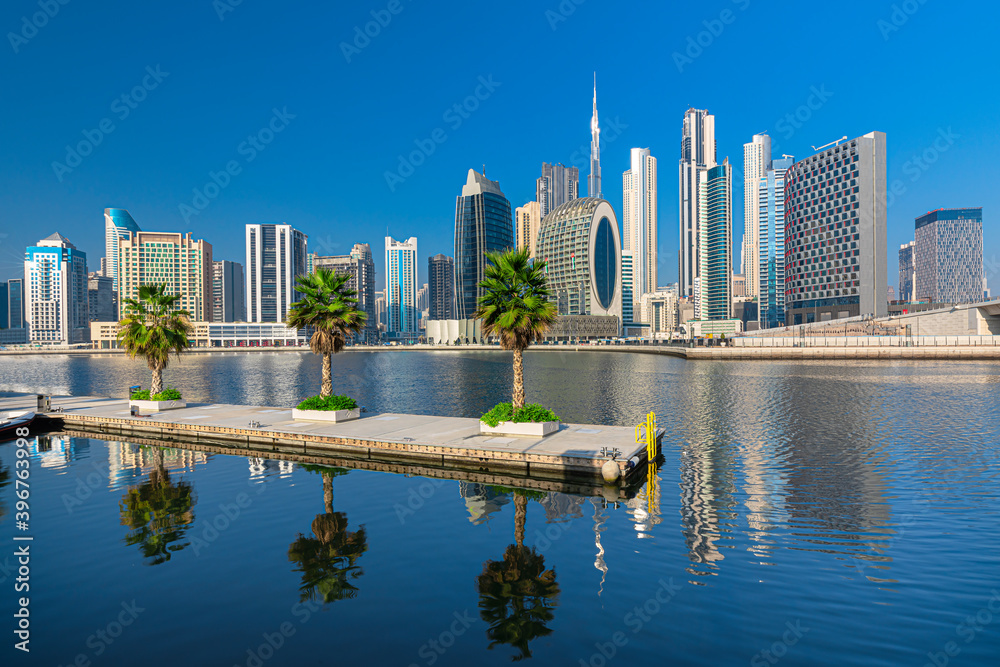 DUBAI,UNITED ARAB EMIRATES: Dubai center and luxury hotels on Jumeirah beach,Dubai,United Arab Emirates, UAE