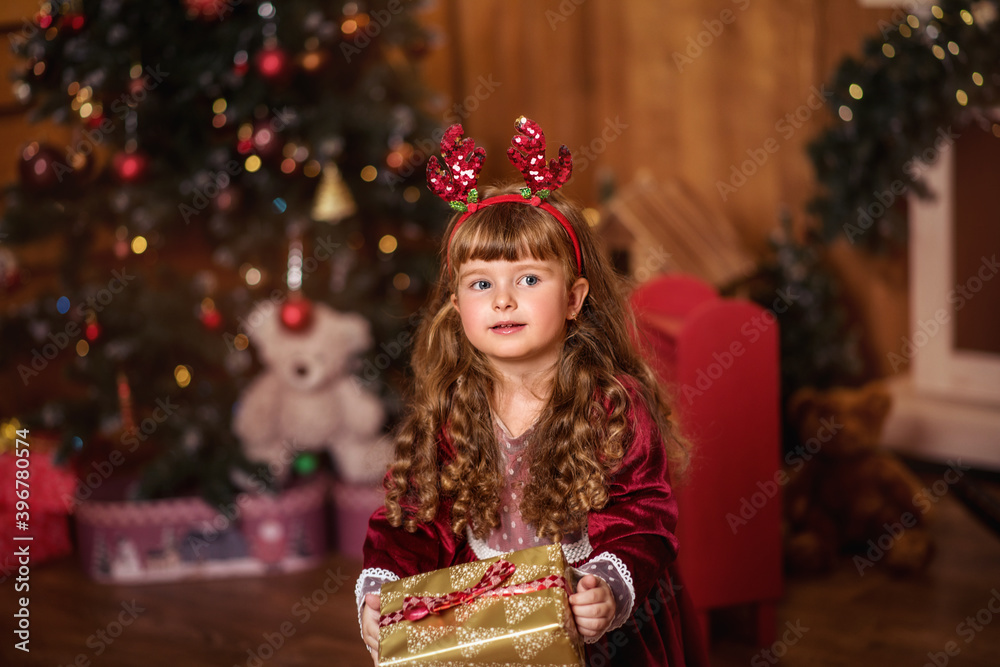 girl with christmas gift