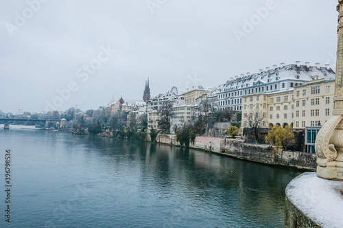 Basel, Münster, Kirche, Pfalz, Rhein, Rheinufer, Riesenrad, Grossbasel, Altstadt, Altstadthäuser, Wettsteinbrücke, Rheinbrücke, Winter, Schnee, Schweiz