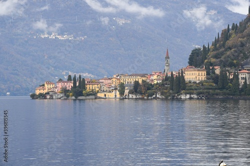 LAGO DI COMO VARENNA ITALIA