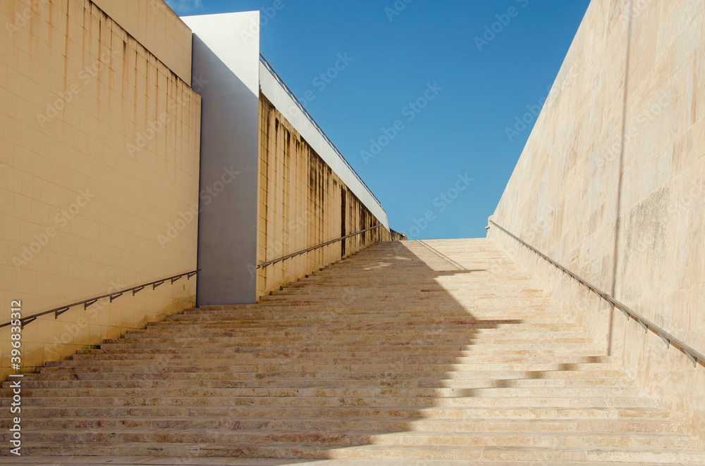 Obraz premium Empty staircase on the street of La Valletta, Malta
