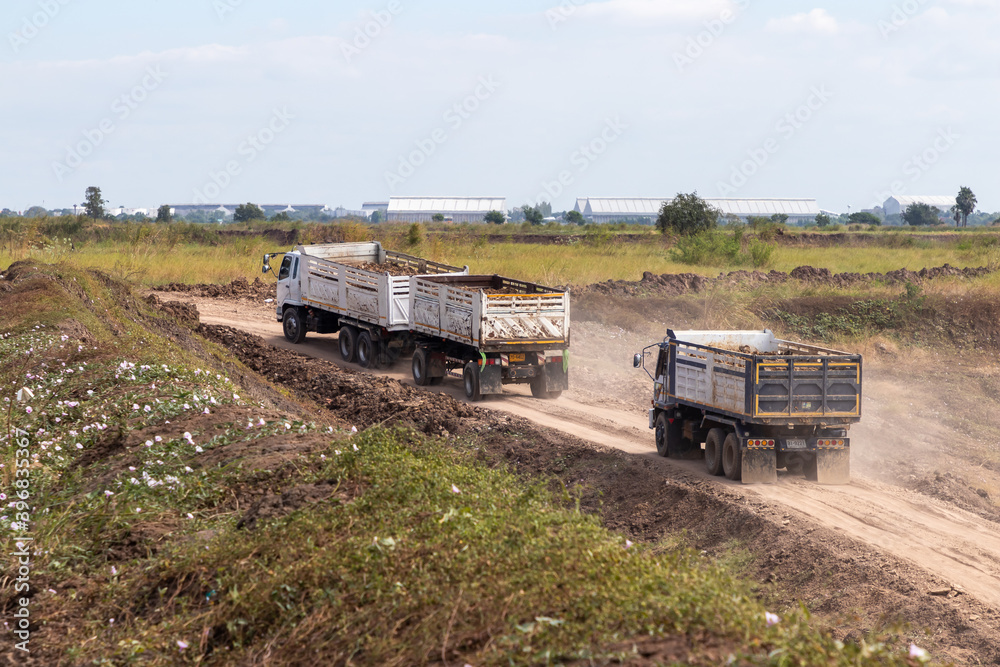 Large dumpers Loading into the truck body Produce useful minerals Excavators, mining machines to transport coal from open pit excavations Large dumpers Loading into the truck body Produce useful minerals Excavators, mining machines to transport coal from open pit excavations
