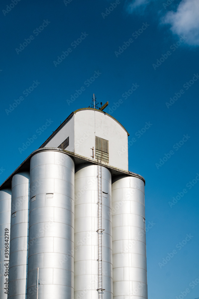 Silos plant for the storage and drying of cereal