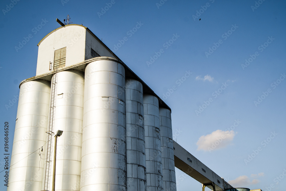 Silos plant for the storage and drying of cereal
