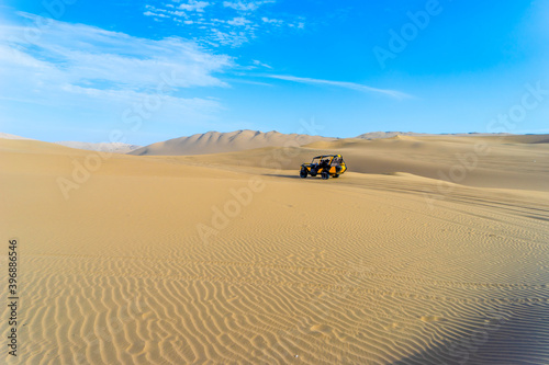 Fototapeta Naklejka Na Ścianę i Meble -  sand dunes in Peru near the Huacachina village