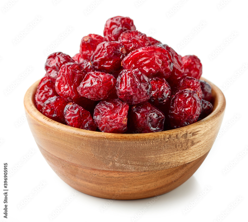 dried cranberries in wooden bowl