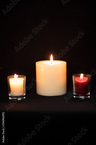 Velas para navidad encendidas