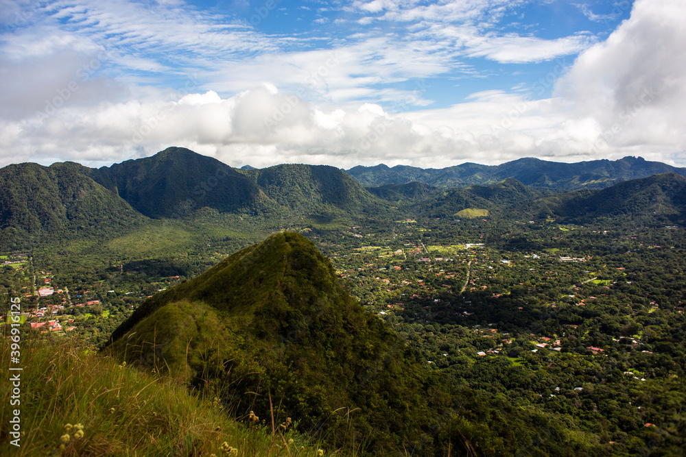 The valley of Anton in the background, and the Cerro Cara Iguana in the foreground