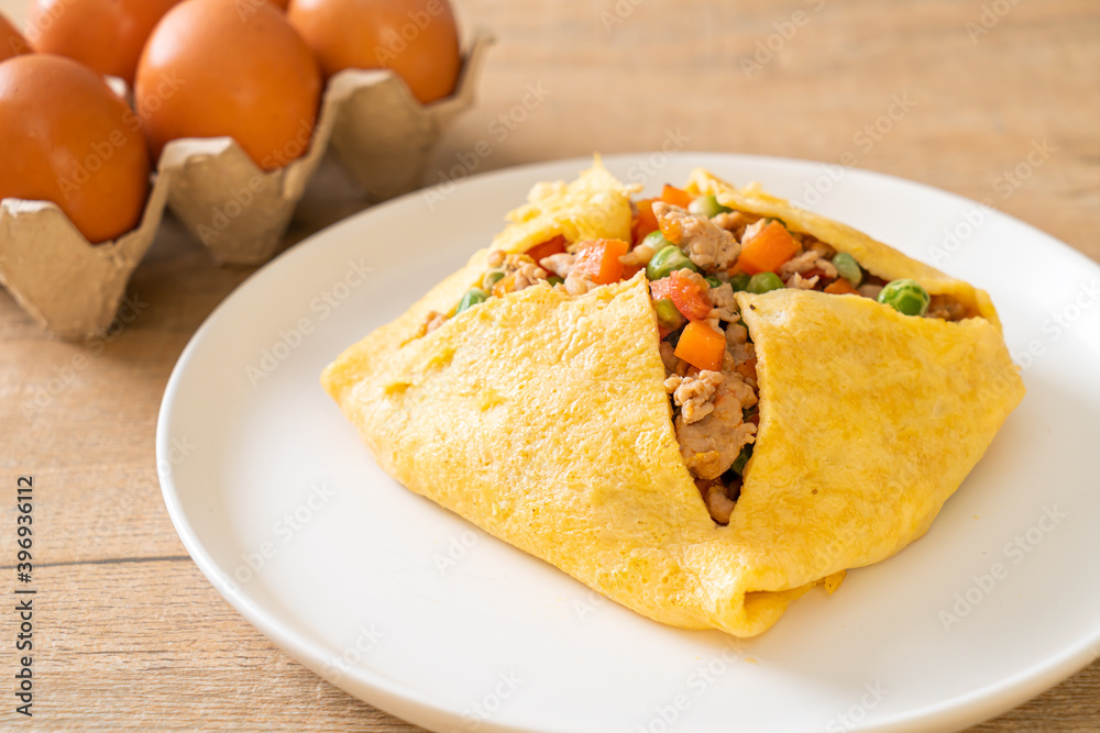 egg wrap or stuffed egg with minced pork and vegetable