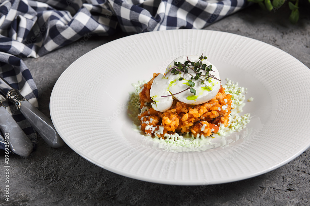 Tomato Risotto with Burrata and Pesto Tomato Risotto with Burrata and Pesto