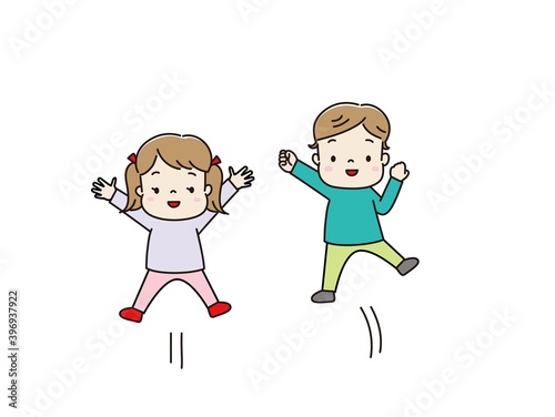 ジャンプしている子供たち　