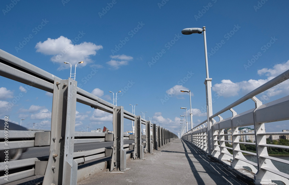 Naklejka premium bridge to the sea
