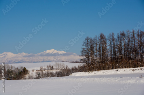 雪原と雪山と青空 大雪山 