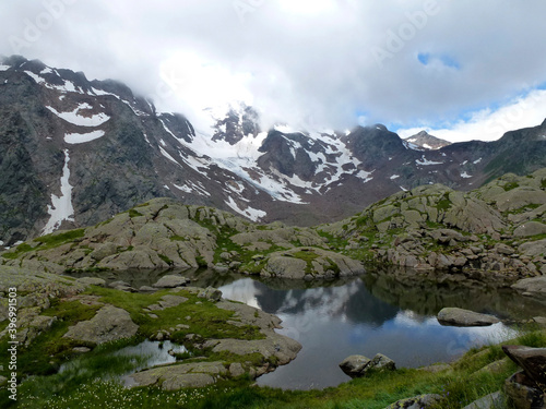 Fototapeta Naklejka Na Ścianę i Meble -  Stubai high-altitude hiking trail, lap 7 in Tyrol, Austria
