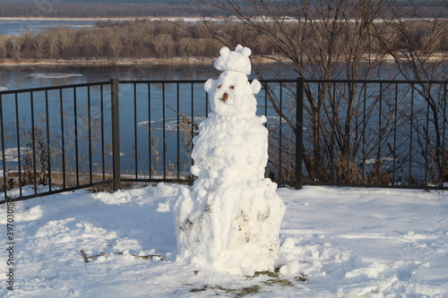 Canvastavla the snowman is installed on the observation deck