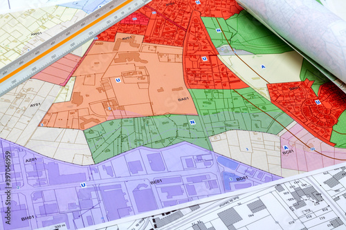 Urbanisme - Aménagement du territoire - Cartes de plan local d'urbanisme et cadastre photo