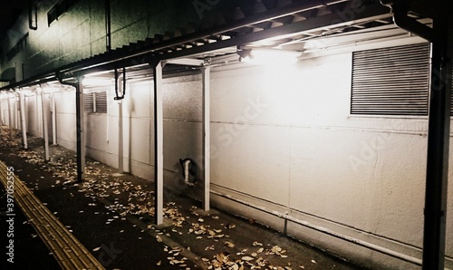 夜の自転車置き場