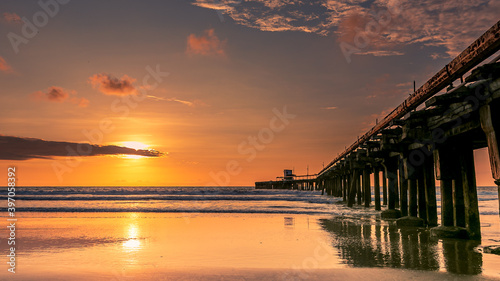 Crep  sculo en el Muelle de Monteverde  Ecuador