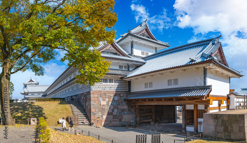 晩秋の金沢城址公園