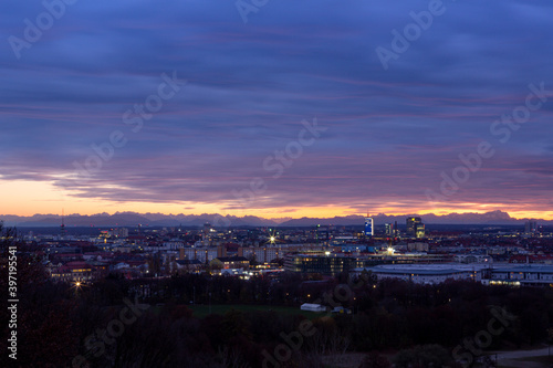 Panorama of downtown Munich during a cloudy autumn season sunset. © Alejandro