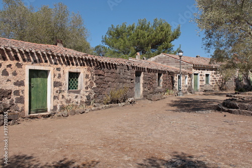 il villaggio paleocristiano di santa cristina con le tipiche muristenes © cristina