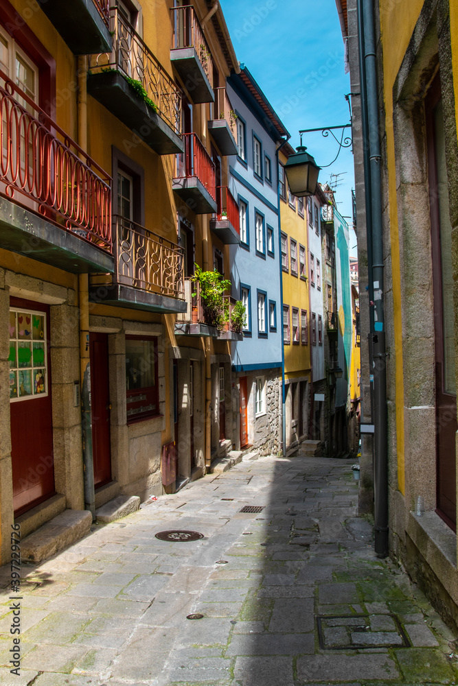 Fototapeta premium Colorful old buildings and narrow streets in Porto, Portugal