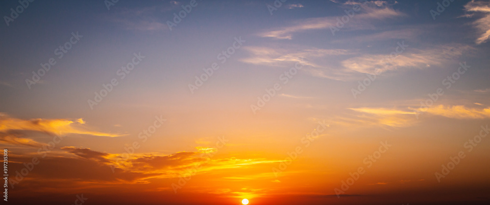 Obraz premium World environment day concept: Sky and clouds autumn sunset background