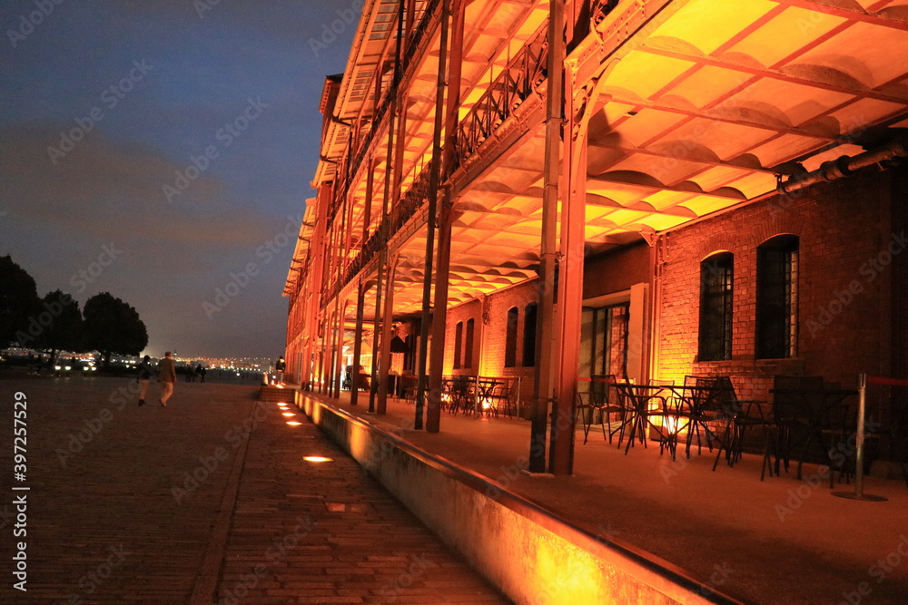 Fototapeta premium 倉庫 夜景