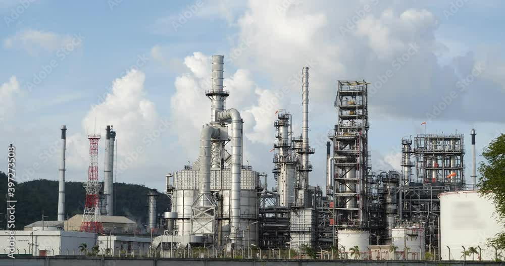Timelapse manufacturing oil refinery,petrochemical Day to Night. terminal is industrial facility for storage of oil petrochemical. Business Industrial and energy. Timelapse manufacturing oil refinery,petrochemical Day to Night. terminal is industrial facility for storage of oil petrochemical. Business Industrial and energy.