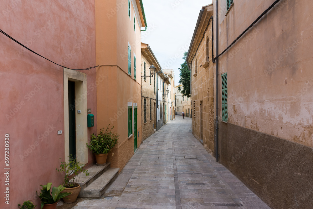 narrow street of Alcudia on the island of Mallorca