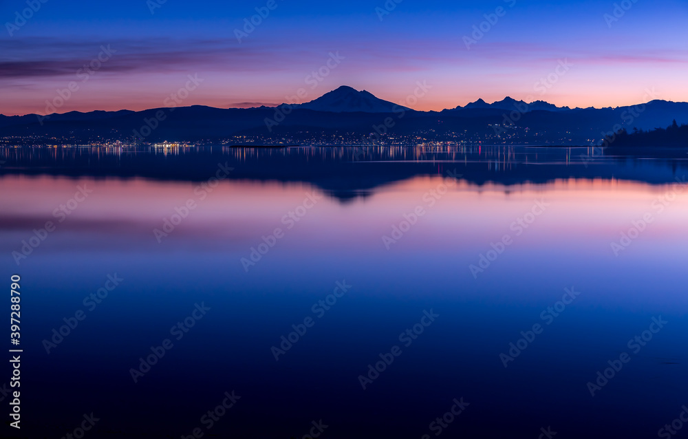 Fototapeta premium Sunrise over Bellingham and Mt. Baker