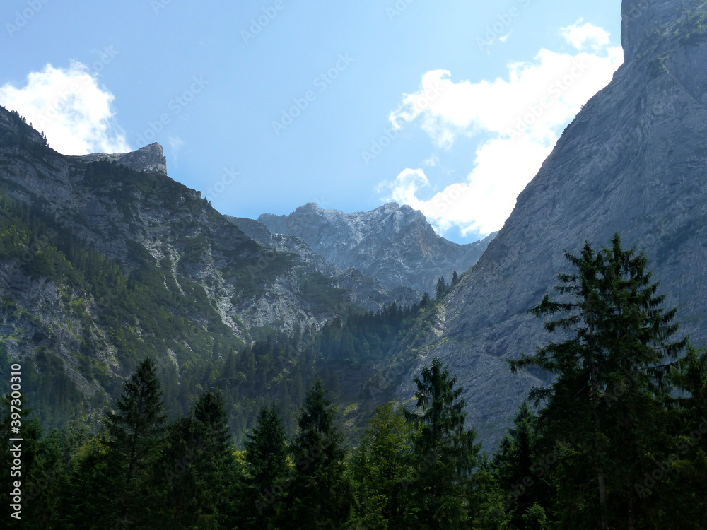 Obraz premium High alpine hiking tour Zugspitze mountain, Bavaria, Germany