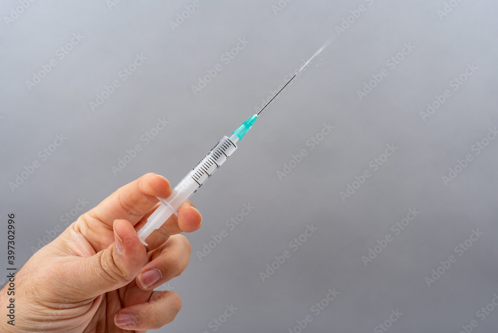 Fluid flow from medical syringe Fluid flow from medical syringe