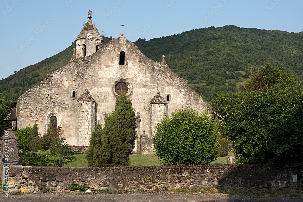 Roman Church Luzenac de Moulis, France Roman Church Luzenac de Moulis, France