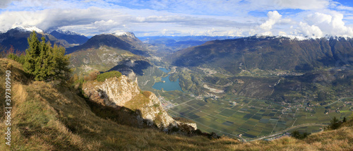 Obraz na płótnie Toblino Lake, mount Gazza and mount Palone, Valle del Sarca, Prealpi Gardesane, Trentino-Alto Adige, Italy
w salonie