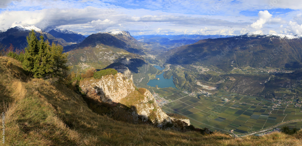Toblino Lake, mount Gazza and mount Palone, Valle del Sarca, Prealpi Gardesane, Trentino-Alto Adige, Italy