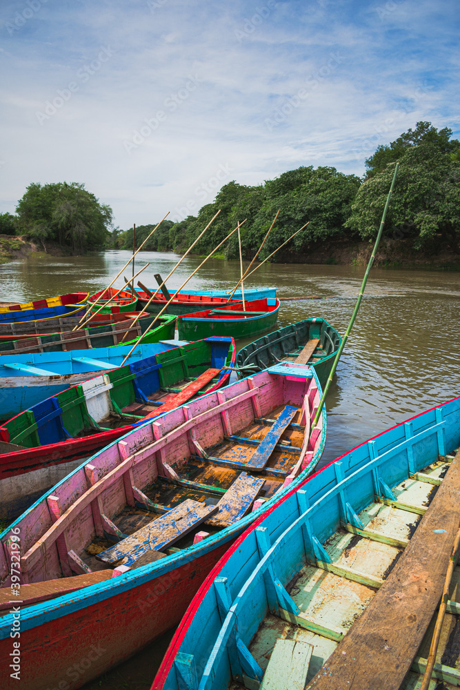 Obraz premium boats on the river