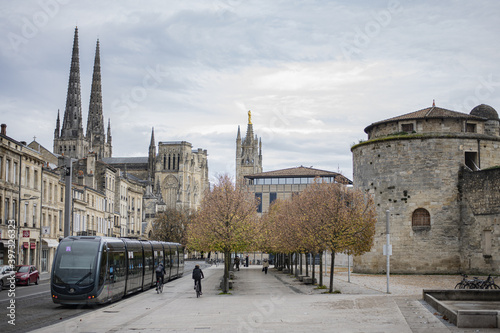 Vue sur la Cathédrale Saint Jean photo