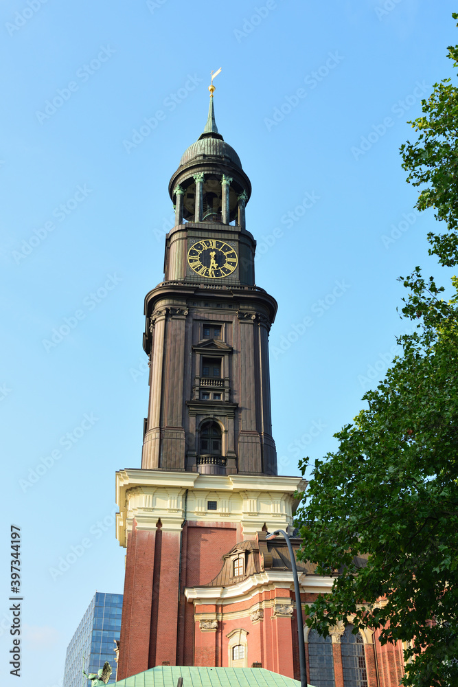 Obraz premium Hauptkirche Sankt Michaelis in Hamburg, Deutschland